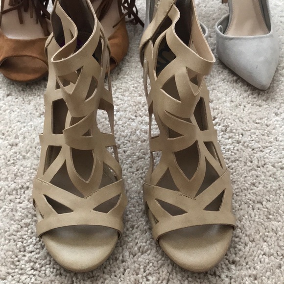 Shoes - Tan hells with cutouts